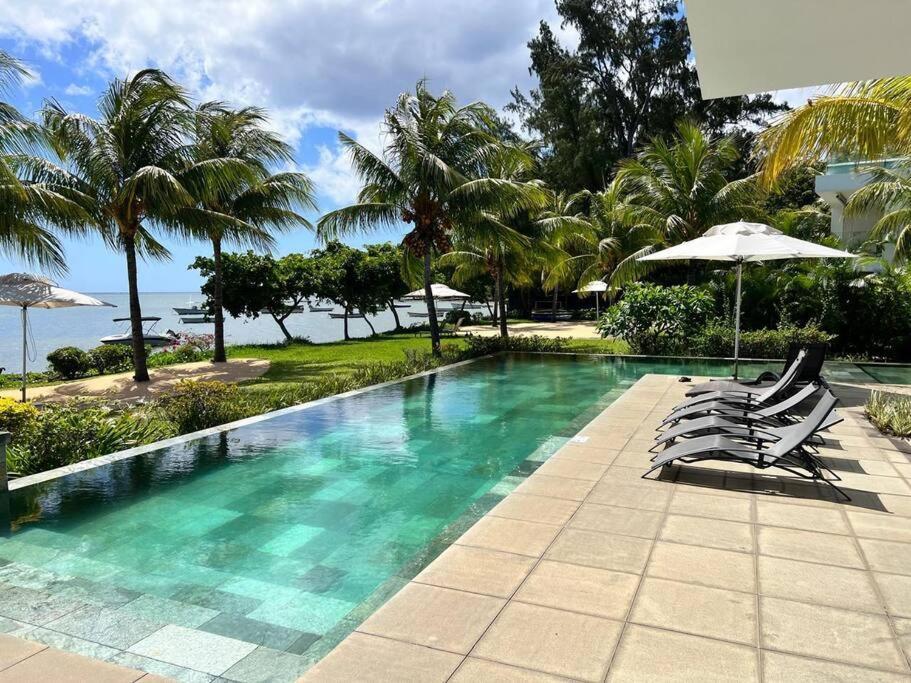 Latitude Luxury Seafront Suite Riviere Noire Bagian luar foto