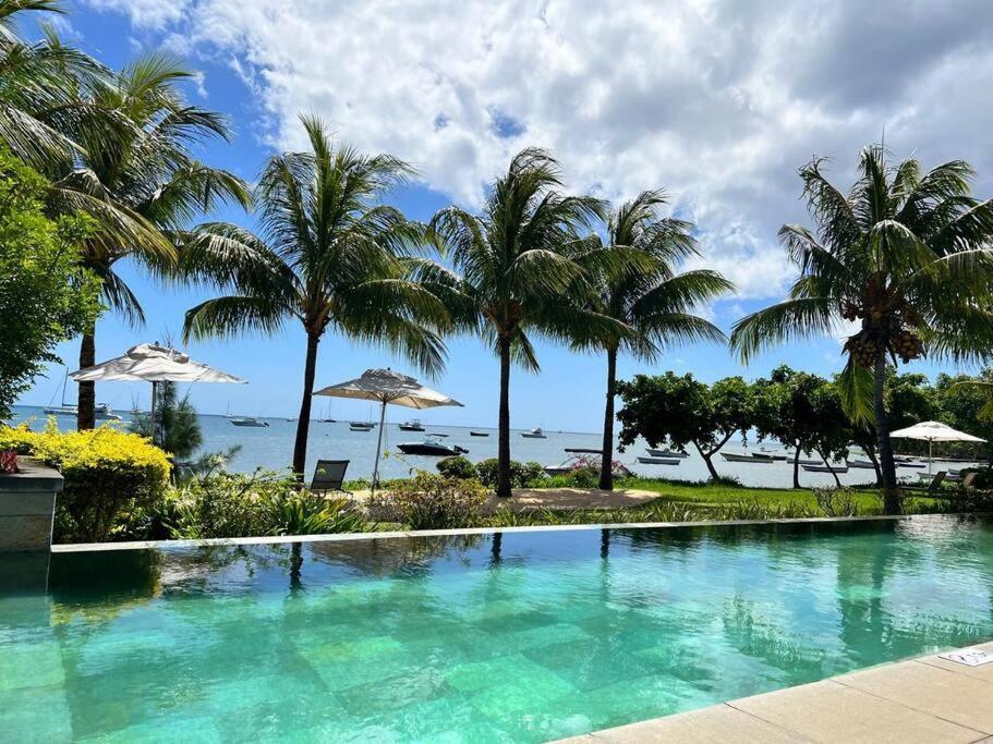 Latitude Luxury Seafront Suite Riviere Noire Bagian luar foto