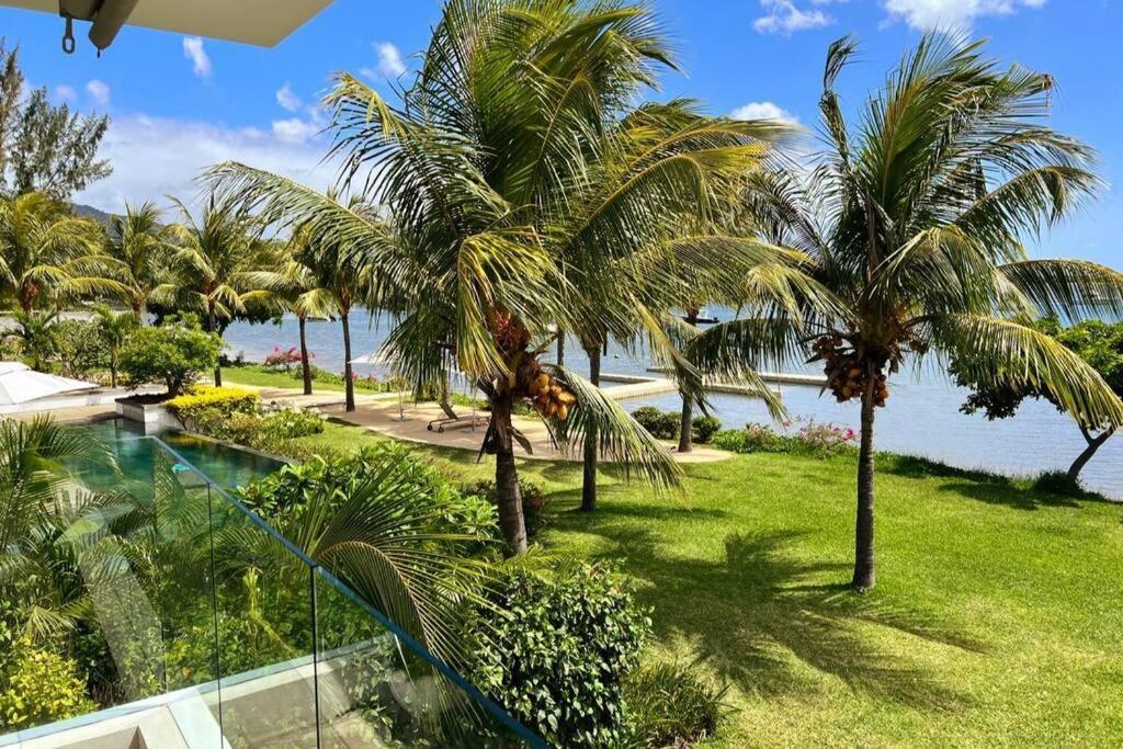 Latitude Luxury Seafront Suite Riviere Noire Bagian luar foto
